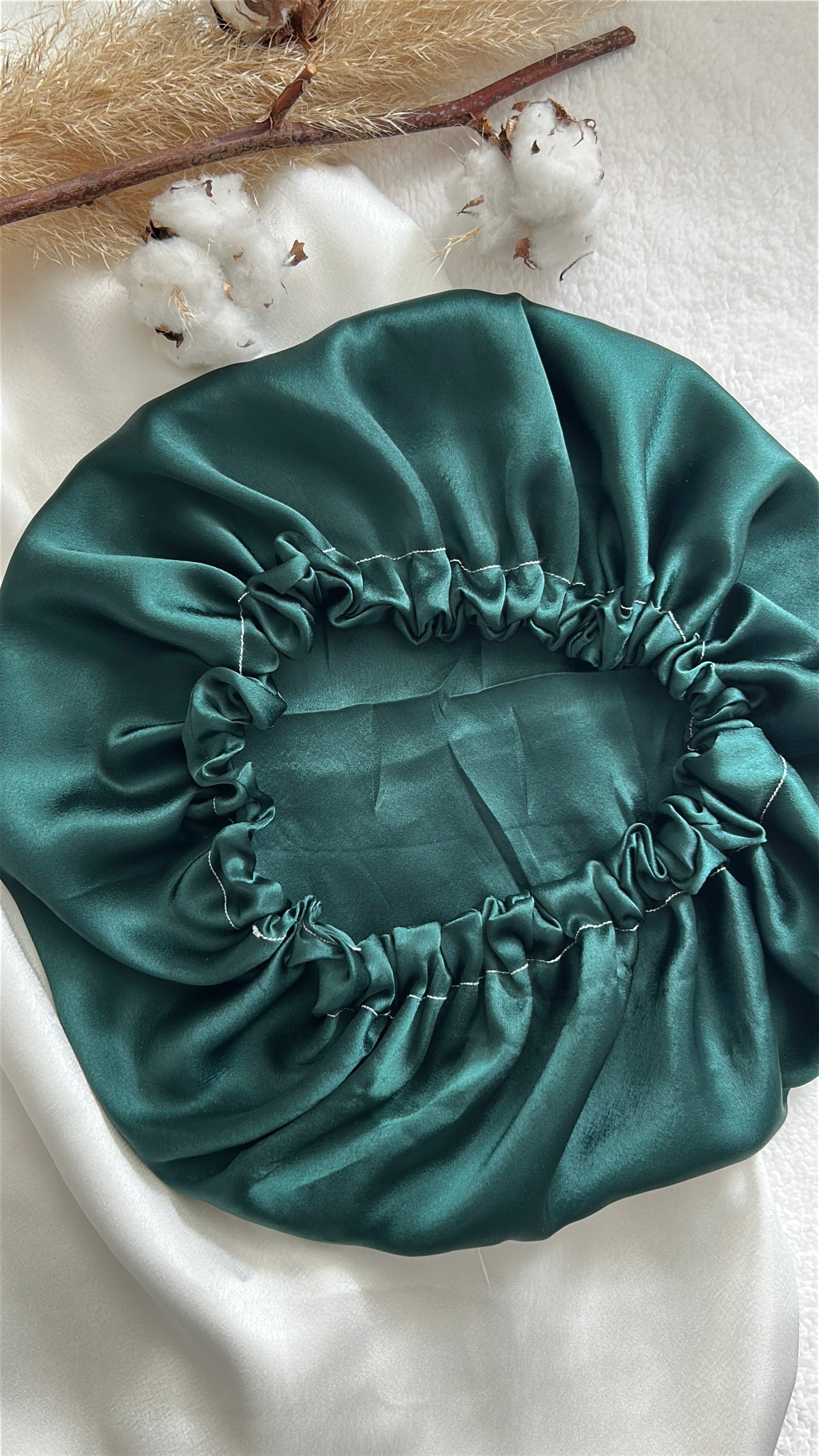 Bonnet en Soie Naturelle pour Cheveux – Protection Anti-Frisottis et Hydratation Nocturne