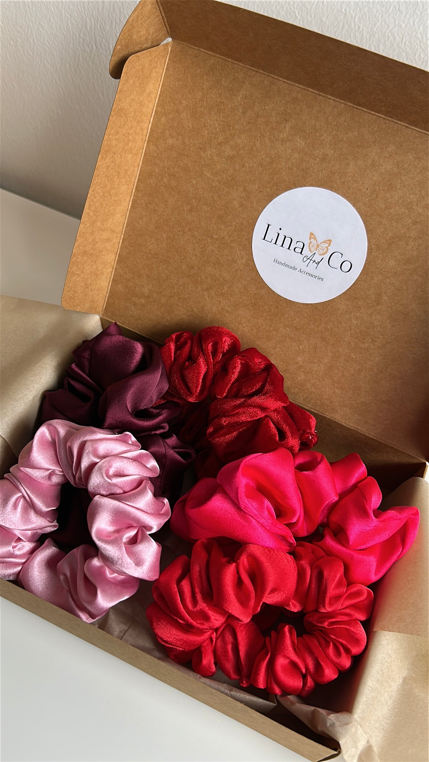 Coffret Premium « Kiss Me » 4 Chouchous en Soie de Mûriers & 1 en Velours